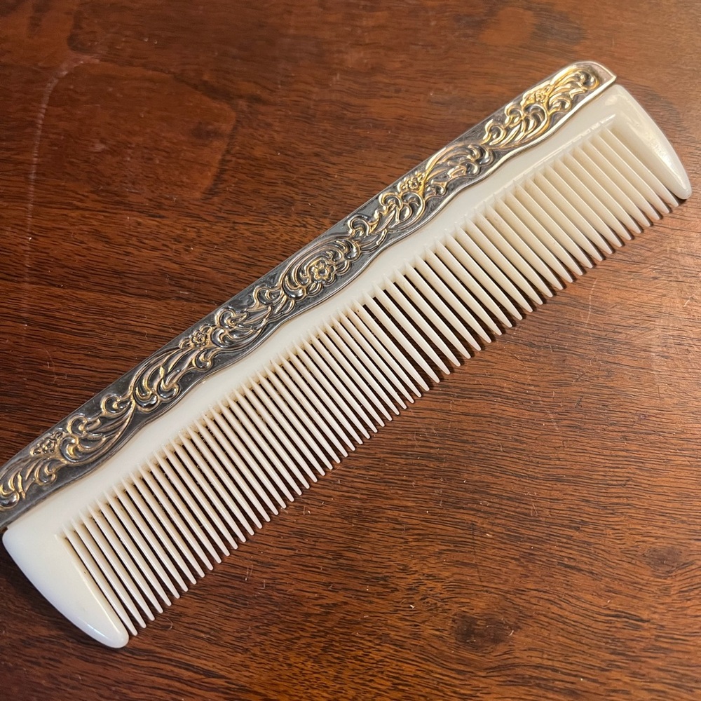 Vintage Silver Plated Lucite Floral Hand Comb 1940’s